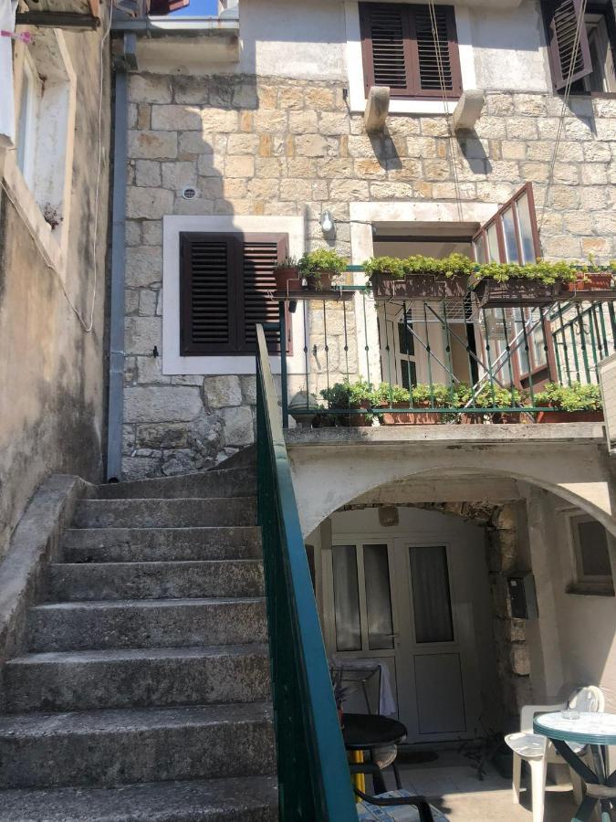 Old Town Apartment Nina 1 스플리트 외부 사진